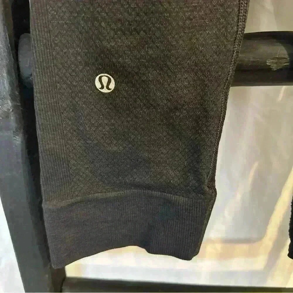 Lululemon Black Capri Leggings